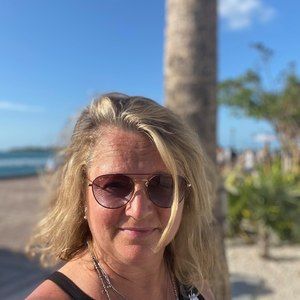 Meet your Posher, Kristin